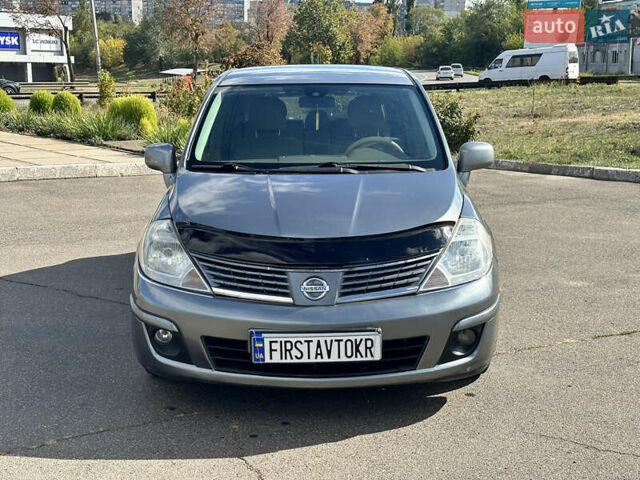 Серый Ниссан Тиида, объемом двигателя 0 л и пробегом 182 тыс. км за 4999 $, фото 4 на Automoto.ua