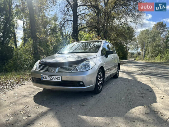 Серый Ниссан Тиида, объемом двигателя 1.6 л и пробегом 35 тыс. км за 4550 $, фото 10 на Automoto.ua