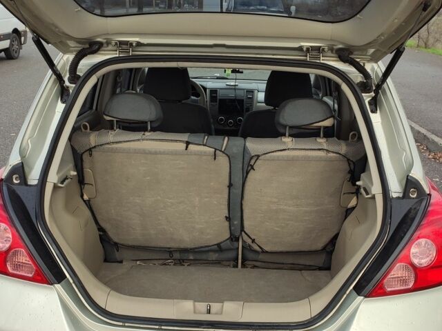 Сірий Ніссан Тііда, об'ємом двигуна 1.6 л та пробігом 271 тис. км за 5000 $, фото 3 на Automoto.ua