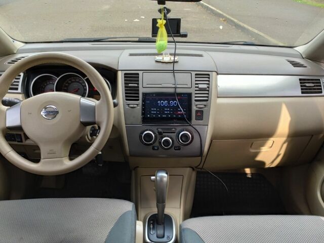 Сірий Ніссан Тііда, об'ємом двигуна 1.6 л та пробігом 271 тис. км за 5000 $, фото 6 на Automoto.ua