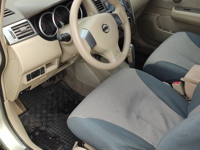 Сірий Ніссан Тііда, об'ємом двигуна 1.6 л та пробігом 271 тис. км за 5000 $, фото 4 на Automoto.ua