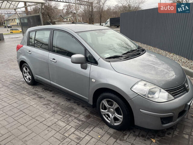 Сірий Ніссан Тііда, об'ємом двигуна 1.6 л та пробігом 138 тис. км за 5800 $, фото 2 на Automoto.ua