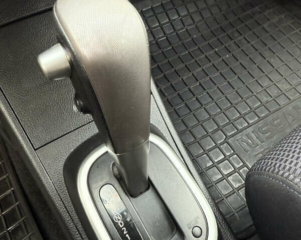 Серый Ниссан Тиида, объемом двигателя 1.6 л и пробегом 167 тыс. км за 7450 $, фото 10 на Automoto.ua