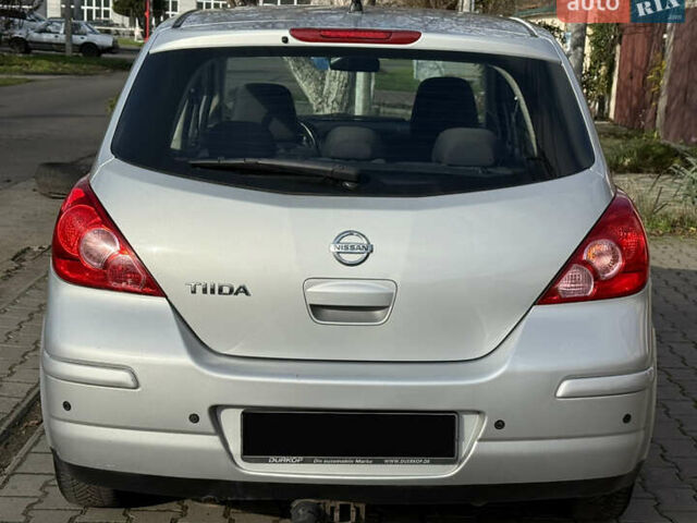 Серый Ниссан Тиида, объемом двигателя 1.6 л и пробегом 167 тыс. км за 7450 $, фото 4 на Automoto.ua