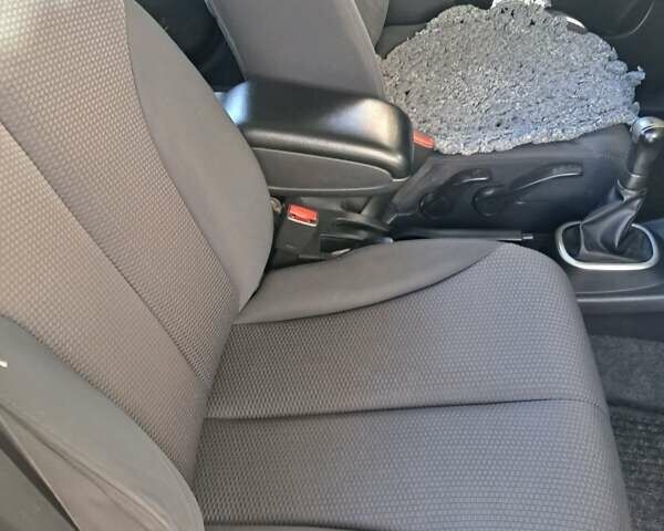 Серый Ниссан Тиида, объемом двигателя 1.6 л и пробегом 200 тыс. км за 5600 $, фото 8 на Automoto.ua