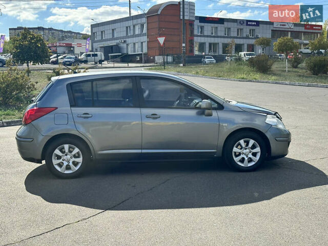 Серый Ниссан Тиида, объемом двигателя 0 л и пробегом 182 тыс. км за 4999 $, фото 6 на Automoto.ua