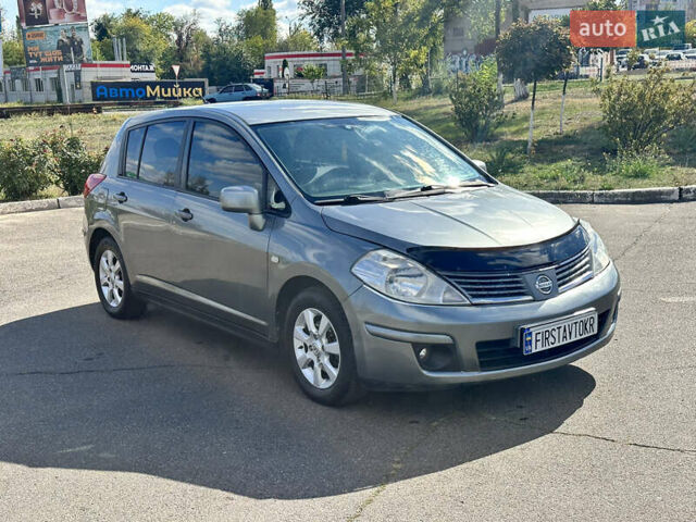 Серый Ниссан Тиида, объемом двигателя 0 л и пробегом 182 тыс. км за 4999 $, фото 5 на Automoto.ua