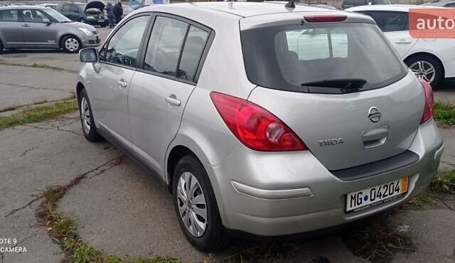 Серый Ниссан Тиида, объемом двигателя 1.6 л и пробегом 198 тыс. км за 7200 $, фото 10 на Automoto.ua