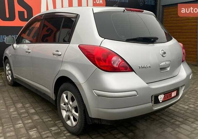 Серый Ниссан Тиида, объемом двигателя 1.8 л и пробегом 216 тыс. км за 4700 $, фото 9 на Automoto.ua