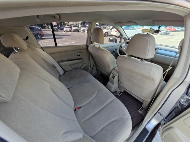 Серый Ниссан Тиида, объемом двигателя 1.6 л и пробегом 192 тыс. км за 5100 $, фото 3 на Automoto.ua