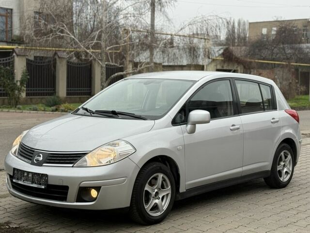 Сірий Ніссан Тііда, об'ємом двигуна 1.6 л та пробігом 167 тис. км за 7250 $, фото 2 на Automoto.ua