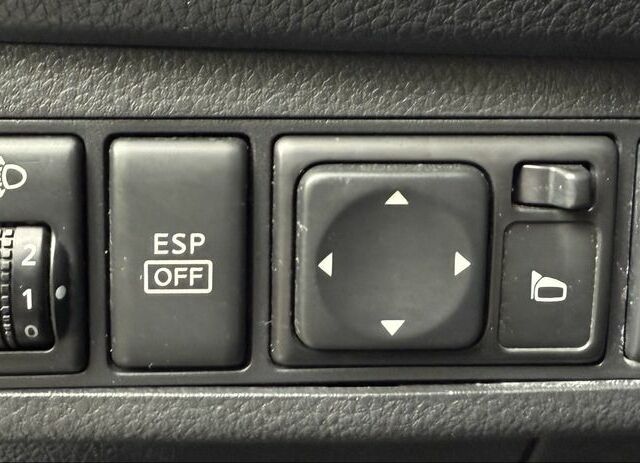 Сірий Ніссан Тііда, об'ємом двигуна 1.6 л та пробігом 167 тис. км за 7250 $, фото 14 на Automoto.ua