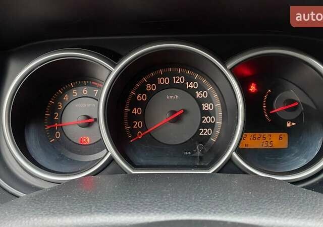 Серый Ниссан Тиида, объемом двигателя 1.8 л и пробегом 216 тыс. км за 4700 $, фото 18 на Automoto.ua