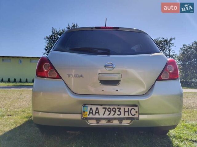 Серый Ниссан Тиида, объемом двигателя 1.6 л и пробегом 122 тыс. км за 7200 $, фото 8 на Automoto.ua