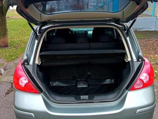 Сірий Ніссан Тііда, об'ємом двигуна 1.6 л та пробігом 213 тис. км за 6250 $, фото 3 на Automoto.ua