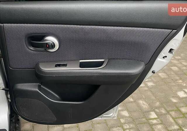 Серый Ниссан Тиида, объемом двигателя 1.8 л и пробегом 216 тыс. км за 4700 $, фото 32 на Automoto.ua