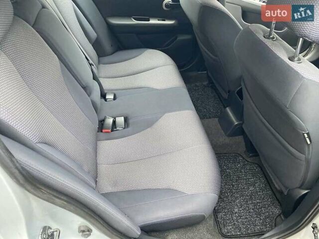 Сірий Ніссан Тііда, об'ємом двигуна 0 л та пробігом 151 тис. км за 7250 $, фото 19 на Automoto.ua