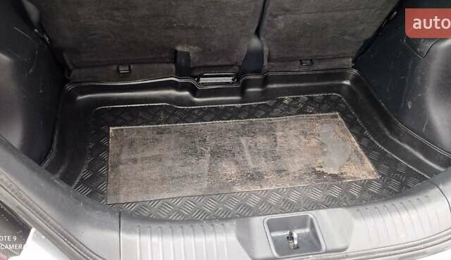 Серый Ниссан Тиида, объемом двигателя 1.6 л и пробегом 198 тыс. км за 7200 $, фото 8 на Automoto.ua