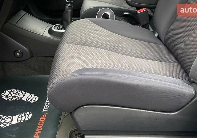 Серый Ниссан Тиида, объемом двигателя 1.8 л и пробегом 216 тыс. км за 4700 $, фото 14 на Automoto.ua