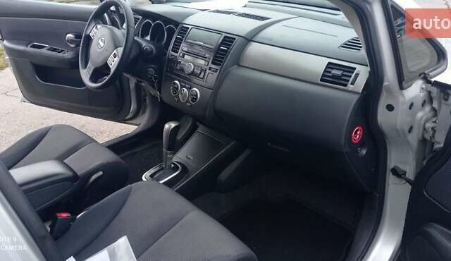 Серый Ниссан Тиида, объемом двигателя 1.6 л и пробегом 198 тыс. км за 7200 $, фото 13 на Automoto.ua