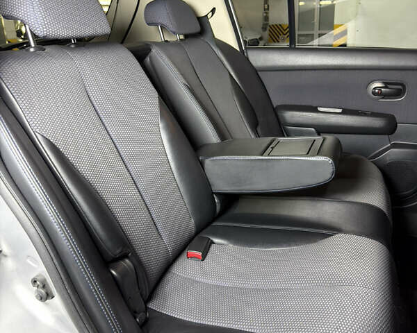 Серый Ниссан Тиида, объемом двигателя 1.6 л и пробегом 120 тыс. км за 6300 $, фото 25 на Automoto.ua