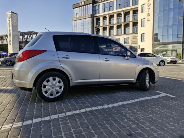 Серый Ниссан Тиида, объемом двигателя 1.6 л и пробегом 192 тыс. км за 5100 $, фото 2 на Automoto.ua