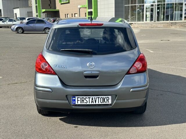 Серый Ниссан Тиида, объемом двигателя 1.8 л и пробегом 182 тыс. км за 5200 $, фото 5 на Automoto.ua