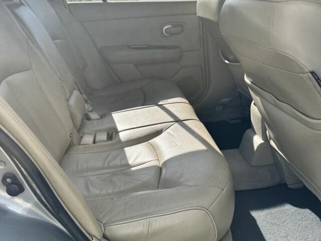 Серый Ниссан Тиида, объемом двигателя 1.8 л и пробегом 182 тыс. км за 5200 $, фото 9 на Automoto.ua