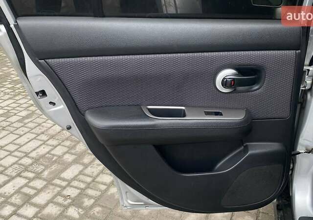 Серый Ниссан Тиида, объемом двигателя 1.8 л и пробегом 216 тыс. км за 4700 $, фото 25 на Automoto.ua