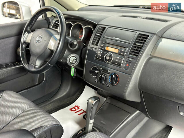 Серый Ниссан Тиида, объемом двигателя 1.6 л и пробегом 120 тыс. км за 6300 $, фото 31 на Automoto.ua