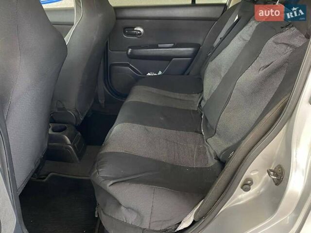Серый Ниссан Тиида, объемом двигателя 1.6 л и пробегом 179 тыс. км за 6800 $, фото 19 на Automoto.ua