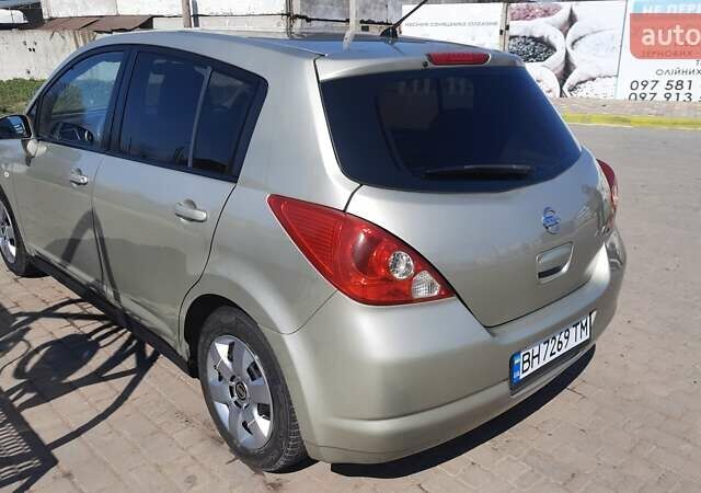 Сірий Ніссан Тііда, об'ємом двигуна 1.6 л та пробігом 210 тис. км за 6600 $, фото 6 на Automoto.ua