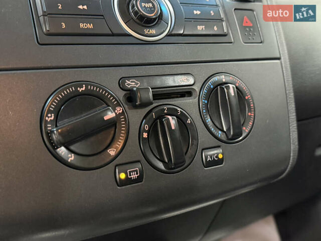 Серый Ниссан Тиида, объемом двигателя 1.6 л и пробегом 120 тыс. км за 6300 $, фото 18 на Automoto.ua