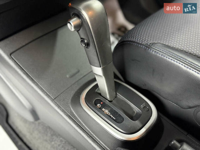 Серый Ниссан Тиида, объемом двигателя 1.6 л и пробегом 120 тыс. км за 6300 $, фото 20 на Automoto.ua