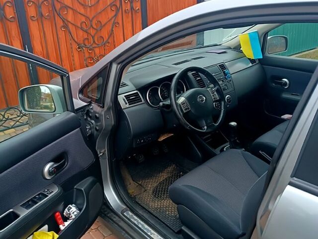 Серый Ниссан Тиида, объемом двигателя 1.6 л и пробегом 217 тыс. км за 5200 $, фото 6 на Automoto.ua