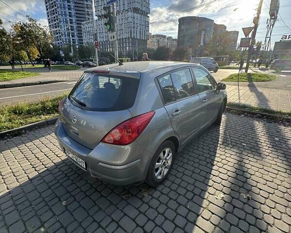 Сірий Ніссан Тііда, об'ємом двигуна 1.6 л та пробігом 196 тис. км за 5800 $, фото 7 на Automoto.ua