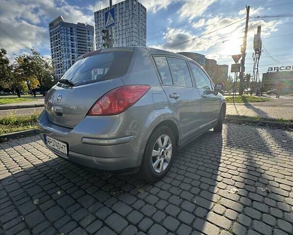 Сірий Ніссан Тііда, об'ємом двигуна 1.6 л та пробігом 196 тис. км за 5800 $, фото 6 на Automoto.ua