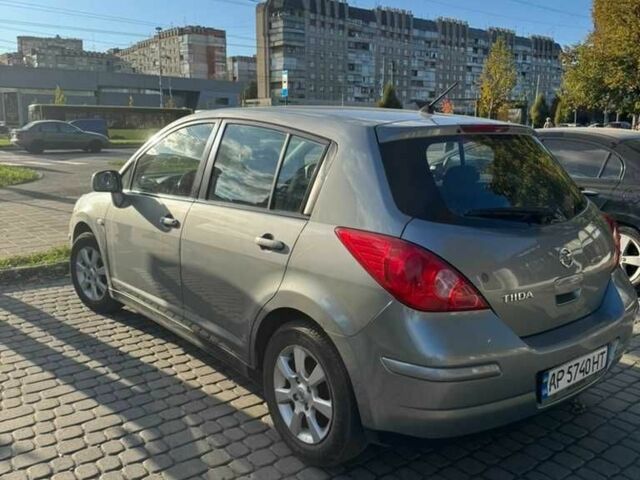 Серый Ниссан Тиида, объемом двигателя 1.6 л и пробегом 199 тыс. км за 5500 $, фото 4 на Automoto.ua