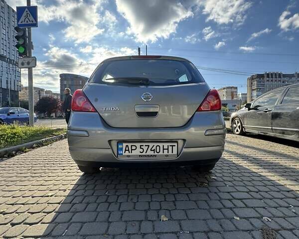 Сірий Ніссан Тііда, об'ємом двигуна 1.6 л та пробігом 196 тис. км за 5800 $, фото 10 на Automoto.ua