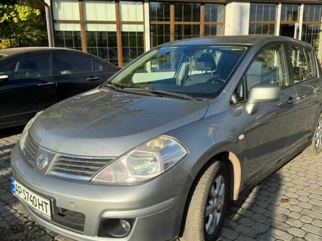 Серый Ниссан Тиида, объемом двигателя 1.6 л и пробегом 199 тыс. км за 4950 $, фото 2 на Automoto.ua