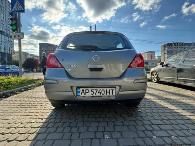 Серый Ниссан Тиида, объемом двигателя 1.6 л и пробегом 199 тыс. км за 5500 $, фото 5 на Automoto.ua