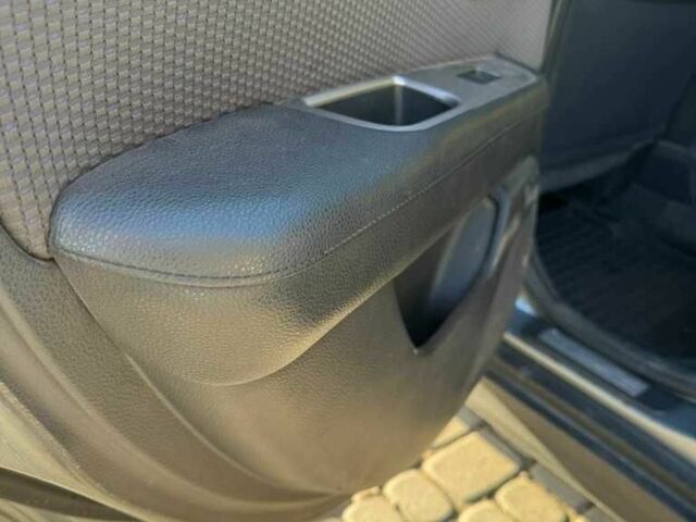 Серый Ниссан Тиида, объемом двигателя 1.6 л и пробегом 199 тыс. км за 5500 $, фото 15 на Automoto.ua