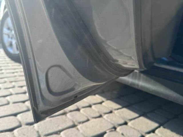 Серый Ниссан Тиида, объемом двигателя 1.6 л и пробегом 199 тыс. км за 5500 $, фото 16 на Automoto.ua