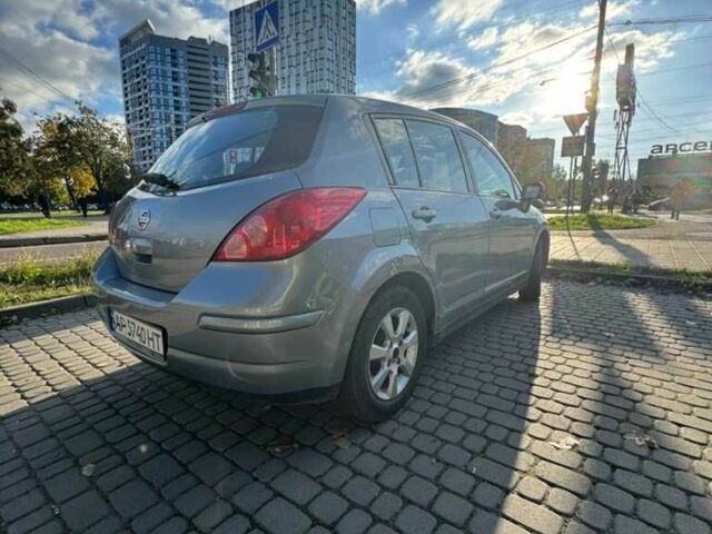 Серый Ниссан Тиида, объемом двигателя 1.6 л и пробегом 199 тыс. км за 5500 $, фото 6 на Automoto.ua