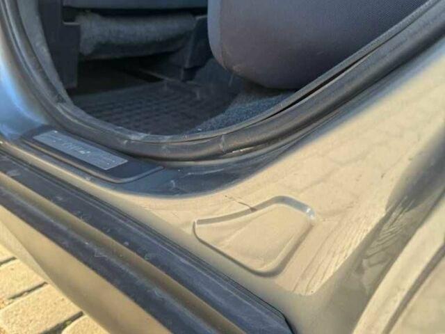 Серый Ниссан Тиида, объемом двигателя 1.6 л и пробегом 199 тыс. км за 5500 $, фото 17 на Automoto.ua