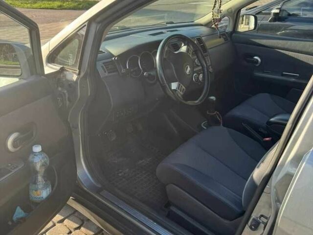 Серый Ниссан Тиида, объемом двигателя 1.6 л и пробегом 199 тыс. км за 5500 $, фото 12 на Automoto.ua