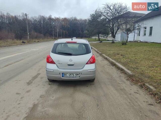 Сірий Ніссан Тііда, об'ємом двигуна 1.6 л та пробігом 186 тис. км за 6000 $, фото 2 на Automoto.ua