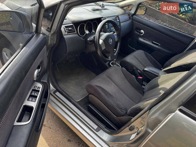 Серый Ниссан Тиида, объемом двигателя 1.6 л и пробегом 170 тыс. км за 6500 $, фото 6 на Automoto.ua