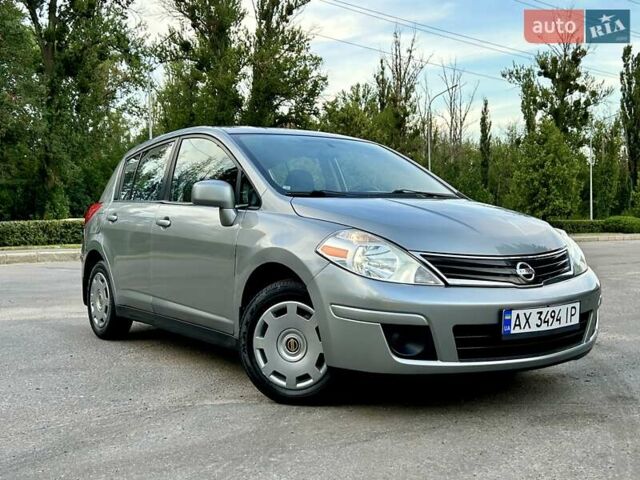 Серый Ниссан Тиида, объемом двигателя 1.8 л и пробегом 204 тыс. км за 6500 $, фото 10 на Automoto.ua