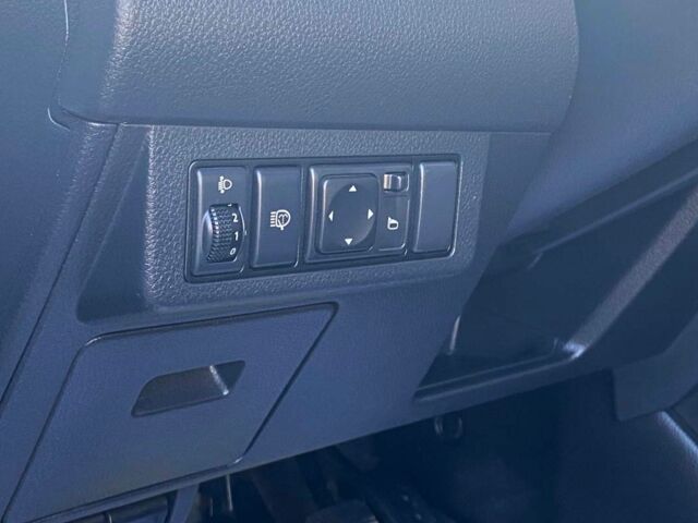 Серый Ниссан Тиида, объемом двигателя 1.6 л и пробегом 119 тыс. км за 7700 $, фото 6 на Automoto.ua